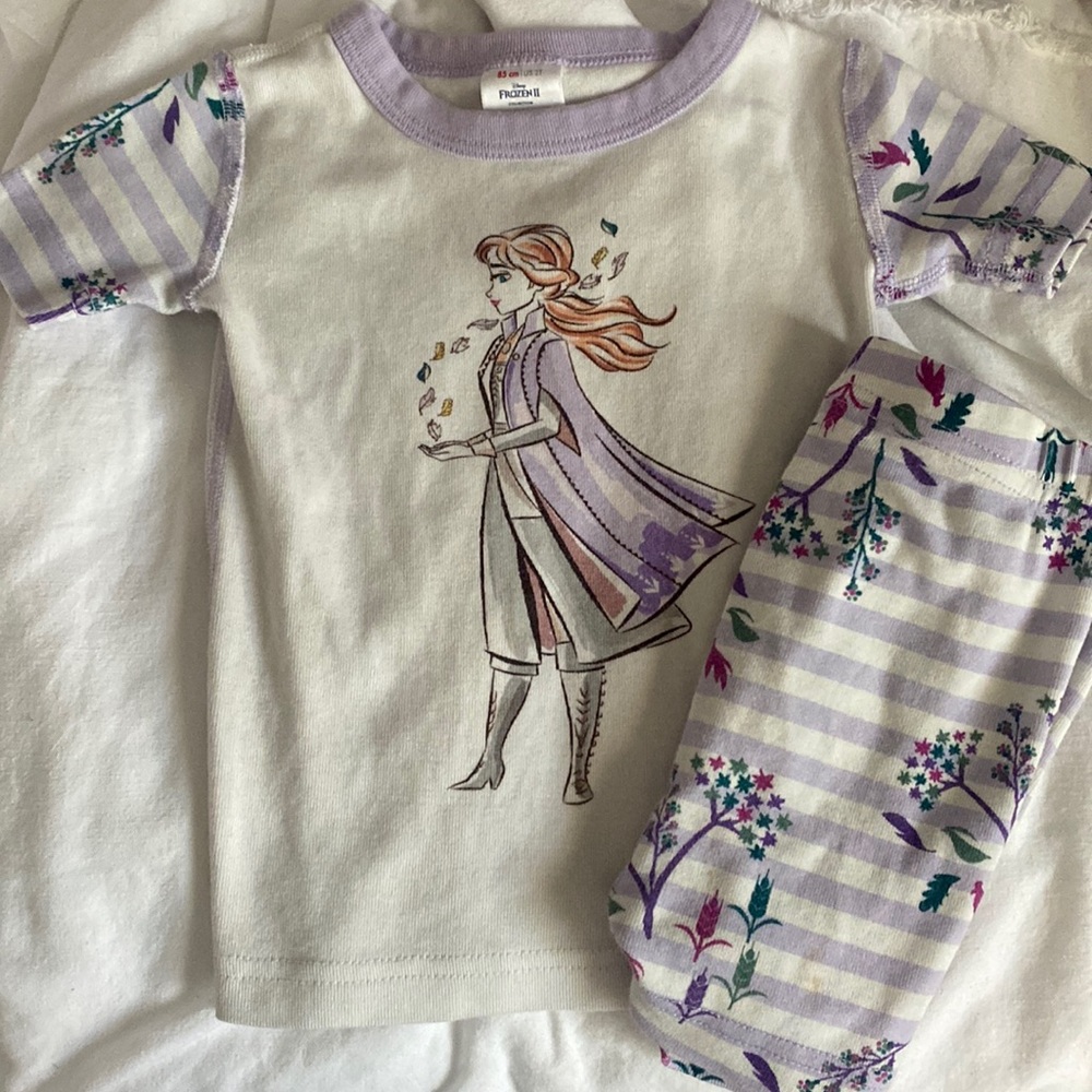 COPY - Anna Frozen Hanna Andersson pajamas ❄️
